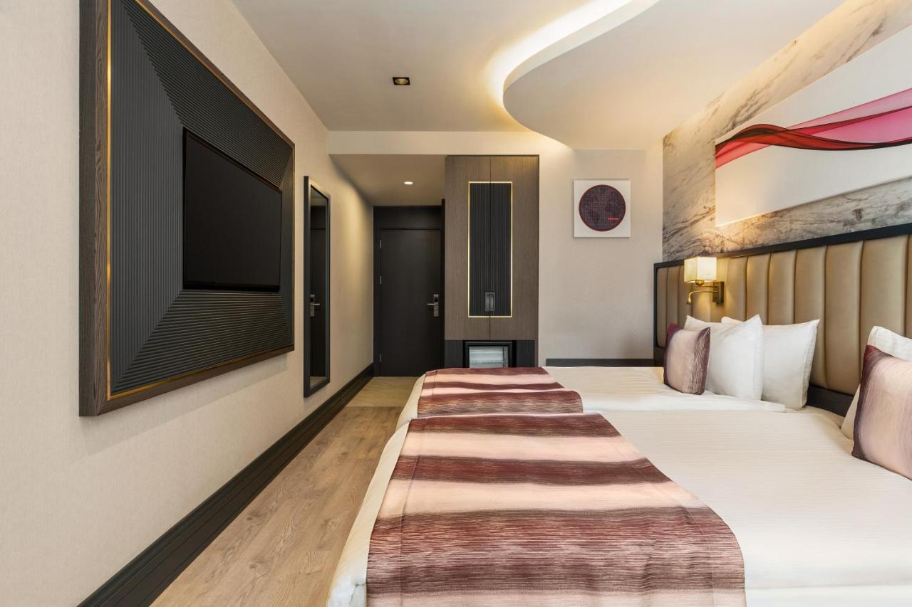 Ramada By Wyndham Istanbul Umraniye Hotel Exterior foto